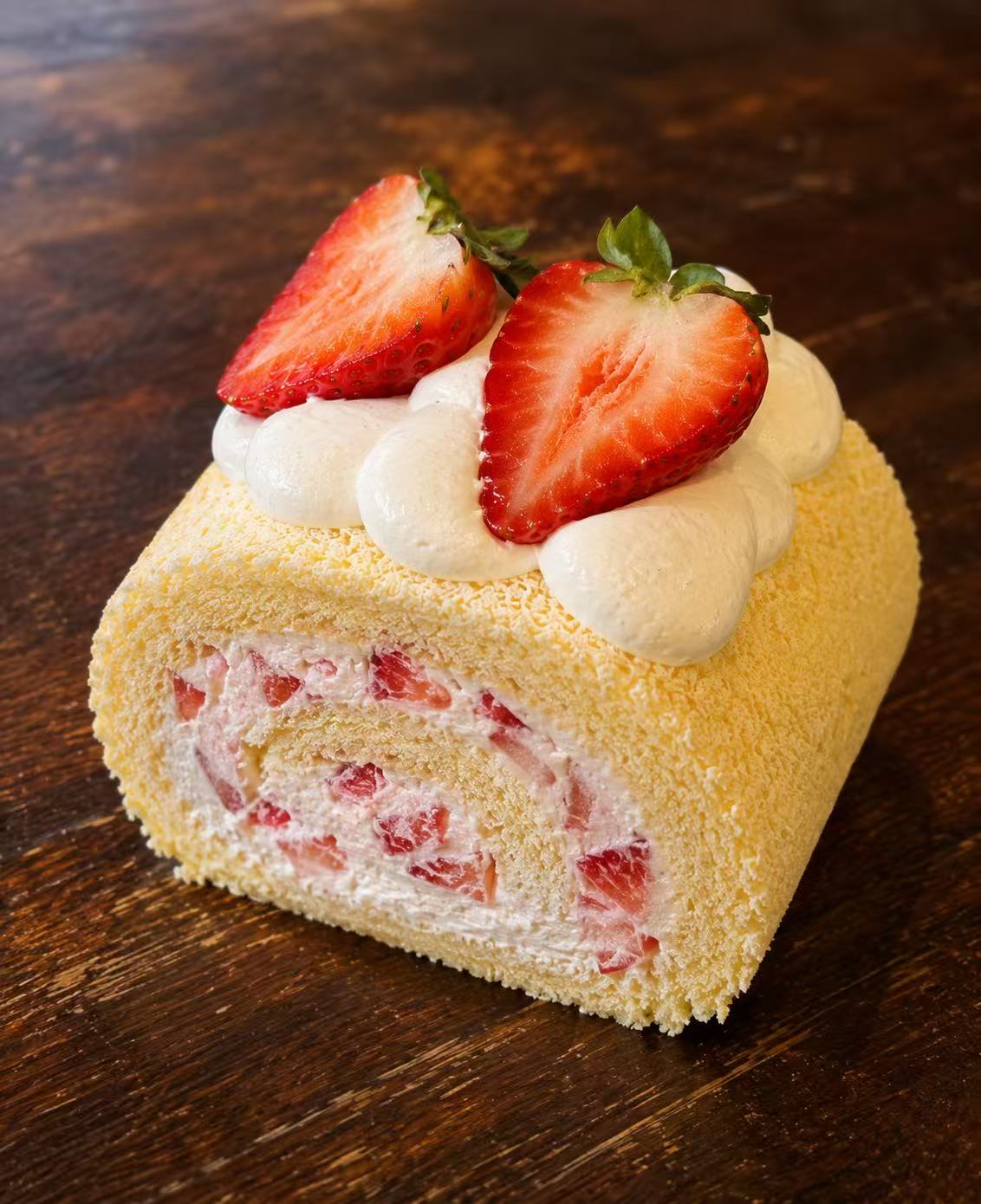 Swiss Roll - Fresh Strawberry